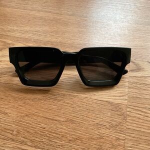 Elegant Black Square Sunglasses